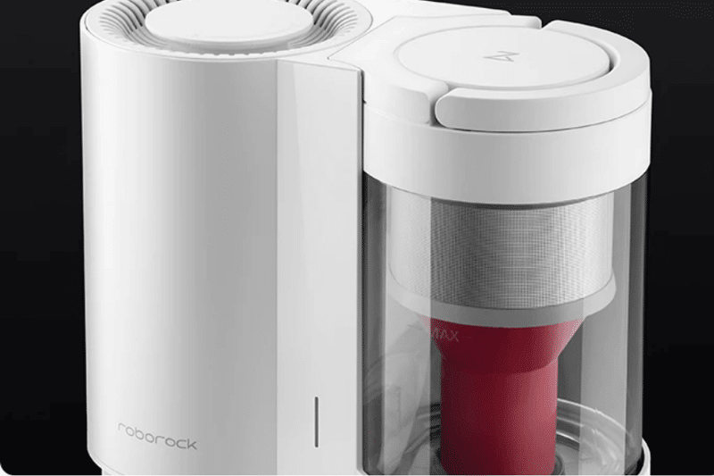 The cyclone reusable bin of the Roborock S7 MaxV+ is seen close-up.